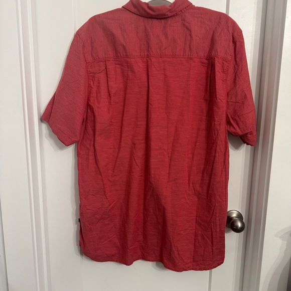 The North Face Men's Casual Red White Button Down Short Sleeve Shirt Size XL - Picture 5 of 5